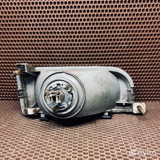 Фара левая Nissan Prairie 1991