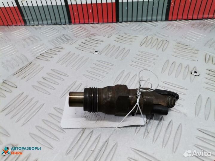 Форсунка Renault Laguna 1996 7701033826