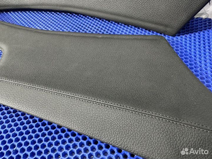 Кожаная вставка задней двери BMW F10 кожа Dakotta