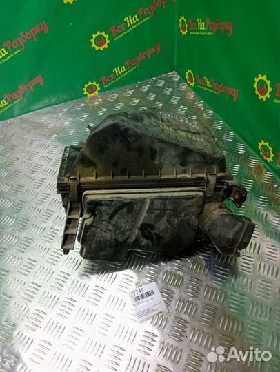 Корпус воздушного фильтра Mitsubishi Carisma седан