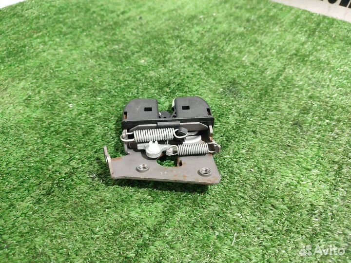 Замок спинки сиденья левый задний заднего левого