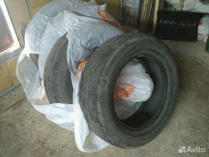 Bridgestone Dueler H/T 687 225/65 R17