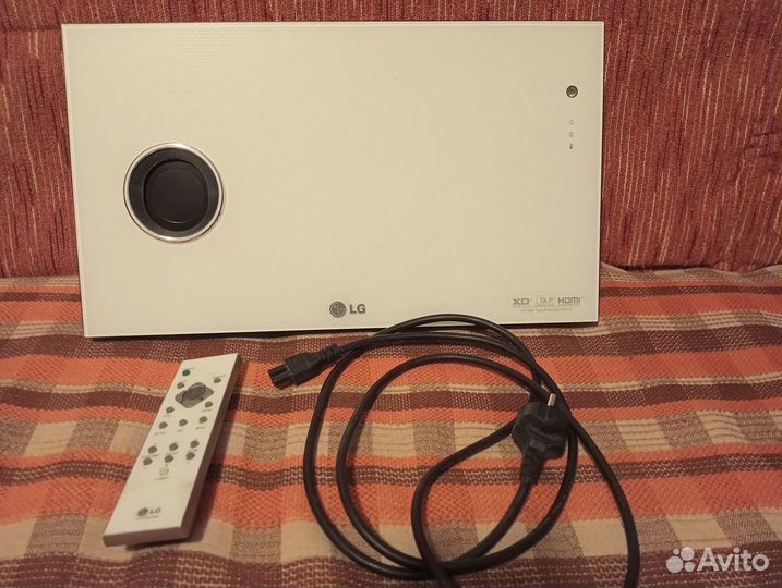 Проектор для домашнего кинотеатра LG AN110