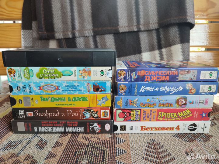 Видео кассеты с мультфильмами