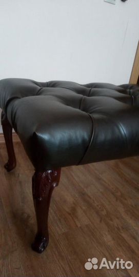 Обивщик мебели