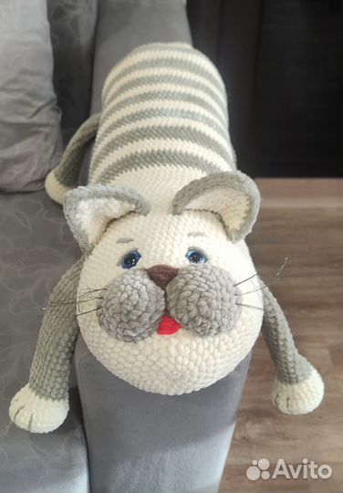 Подушка вязанная 