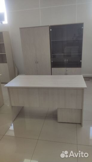 Комплект офисной мебели стол + шкафы