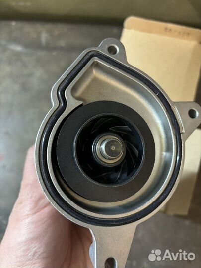 Продам помпу на мотор caxa 1.4 TSI 122лс