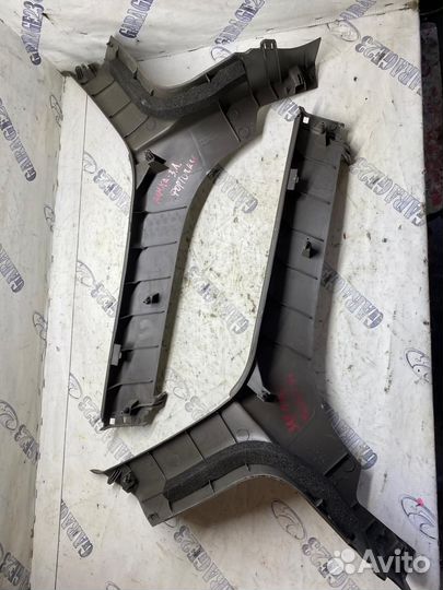 Обшивка задней стойки Nissan Teana