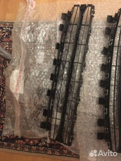 Решотка радиатора центальная Рено меган экстрим