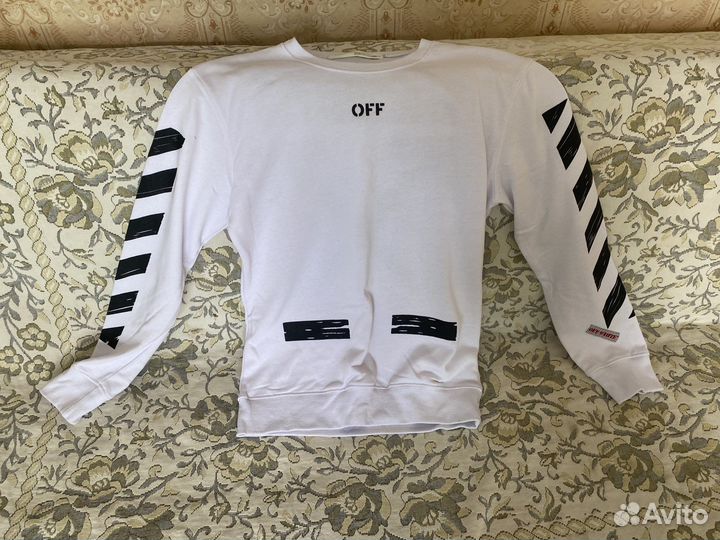 Вещи худи, футболки, зимняя куртка, штаны, джинсы