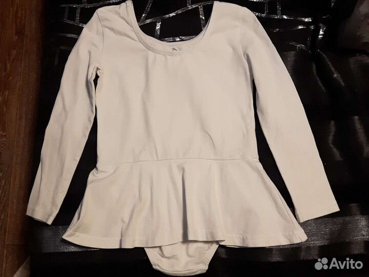 Гимнастический купальник с юбкой