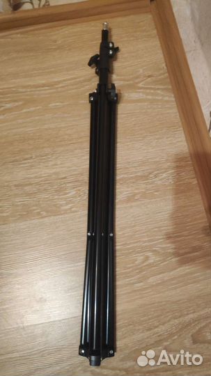 Штатив 1.92м. для телефона, фотоаппарата, уровня