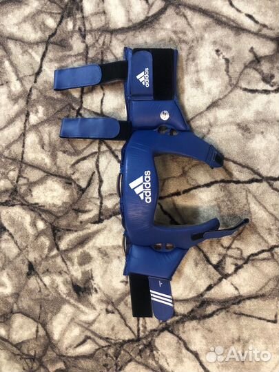 Боксерский шлем adidas