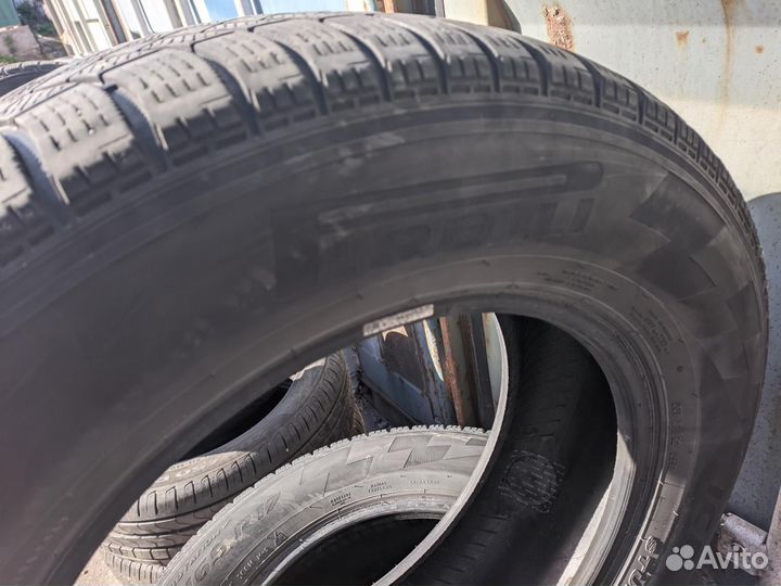 Pirelli Ice Zero 235/65 R17