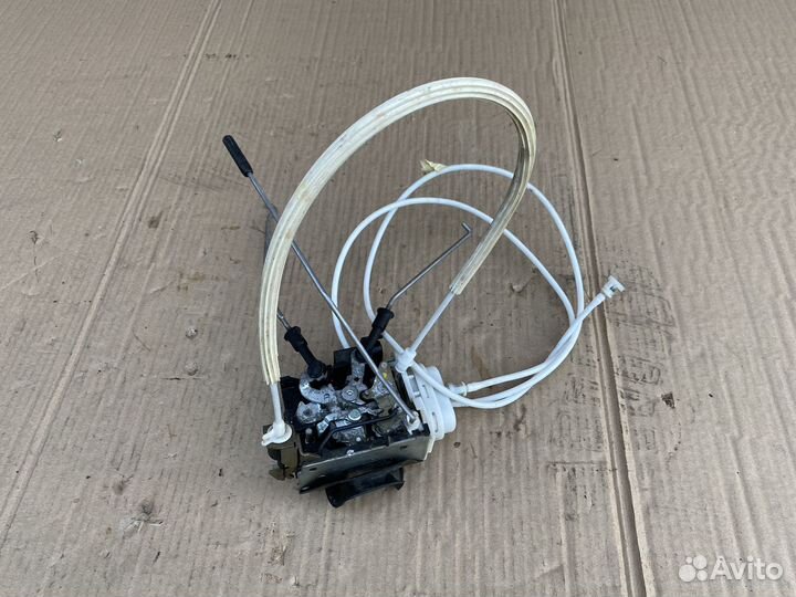 Замок двери передней Правой Audi A4 B5