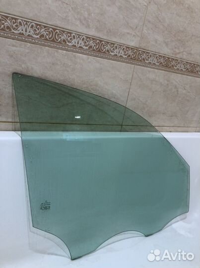 Стекло перед-прав. Mercedes GLS оригинал 43R001074