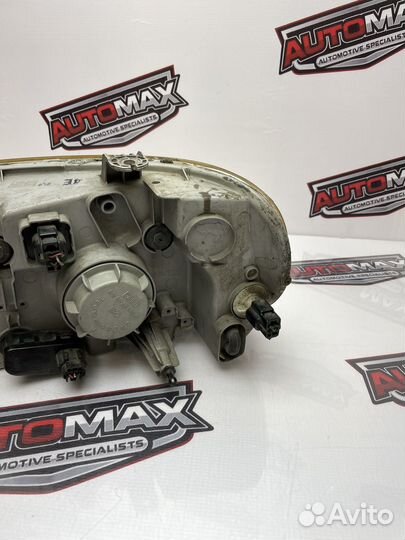 Фара правая Kia Carnival 2002-2006