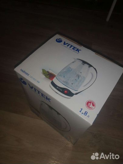 Чайник электрический новый(в упаковке)