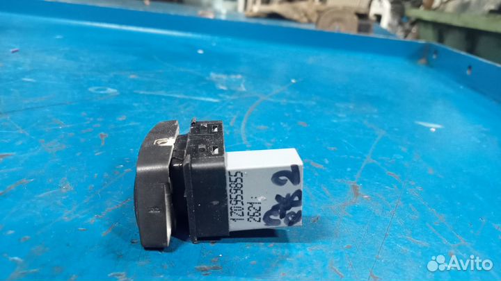 Кнопка стеклоподъемника задней левой двери Октавия