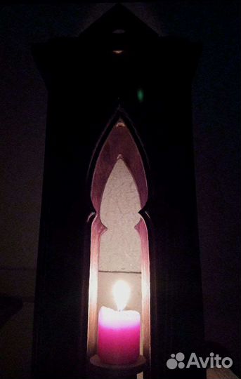 Подсвечник в готическом стиле 