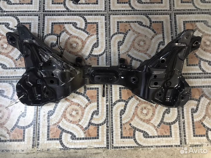 Балка подмоторная Mitsubishi Carisma 1999-2004