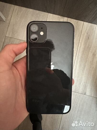 Телефон iPhone 11