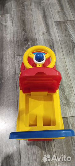 Машинка-каталка паровоз