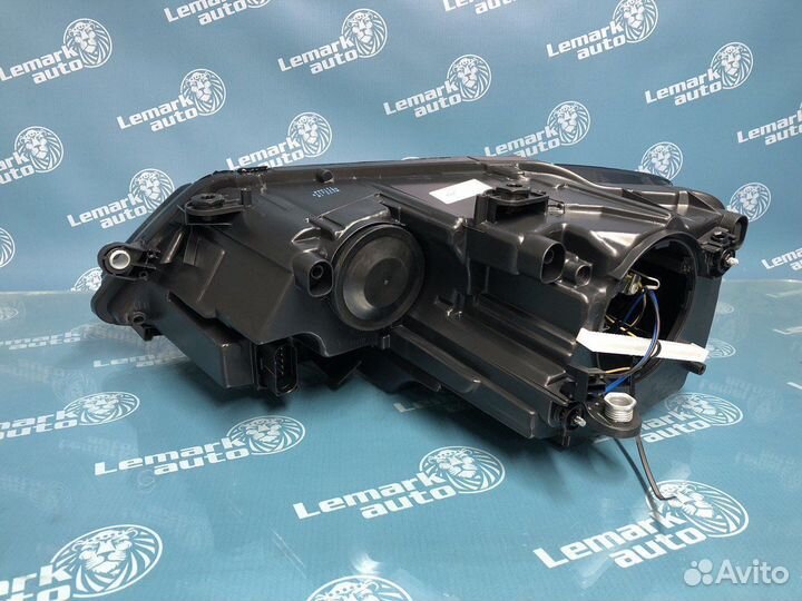 Фара правая Volkswagen Jetta 6