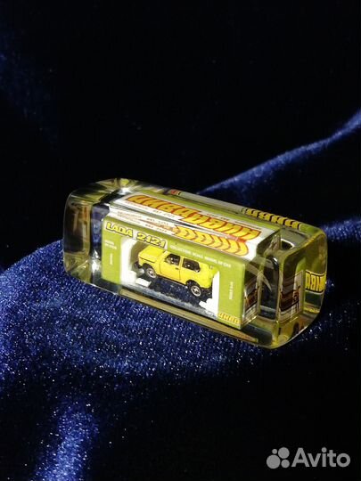 Сувенирчик с нивой2121 брелочек