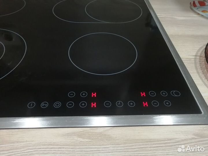 Электрическая варочная панель Zanussi