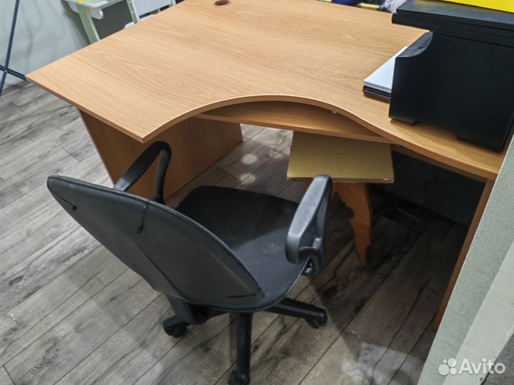 Стол офисный