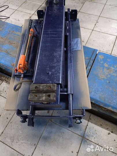 Подъëмник (траверса) на яму