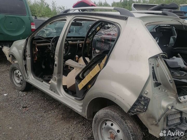 Кузов по частям Renault sandero 1 2009-2014