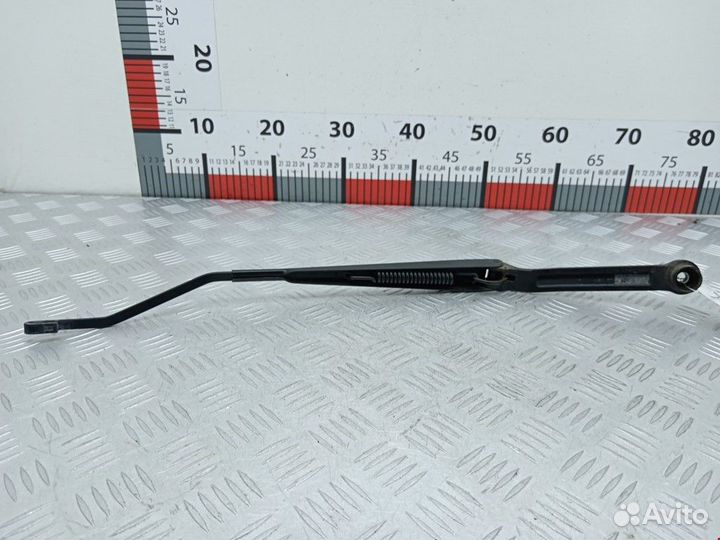 Щеткодержатель (поводок стеклоочистителя, дворник)