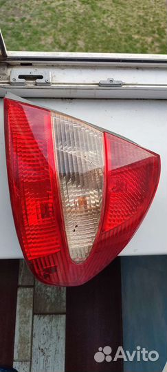 Задний стоп Prius 10