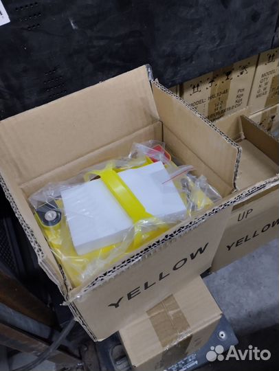 Аккумуляторы Yellow HRL 12-33 (новые)