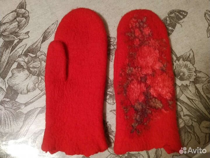 Валяные шерстяные варежки