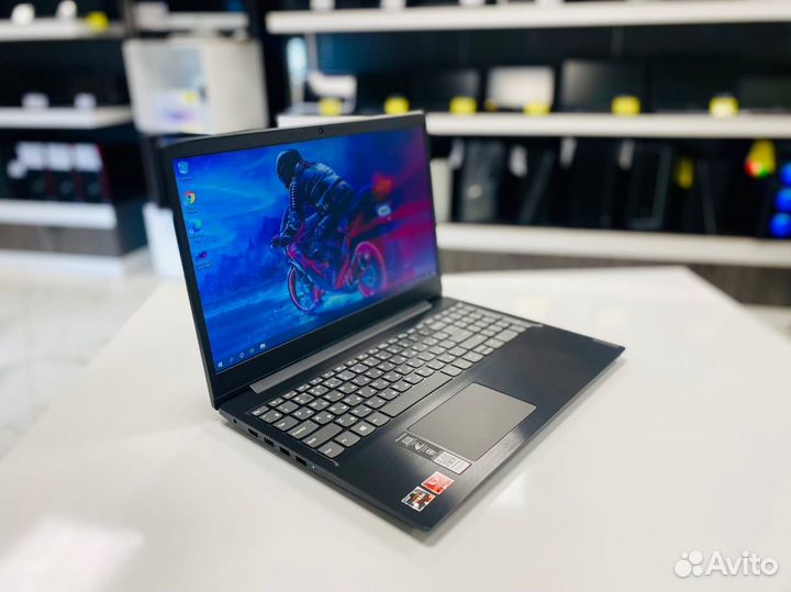 Lenovo/ Ryzen 3/DDR4-4Gb/SSD-240Gb/Vega3