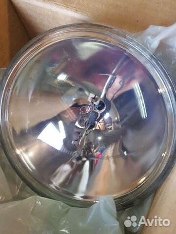 Фара со стойки шасси самолета