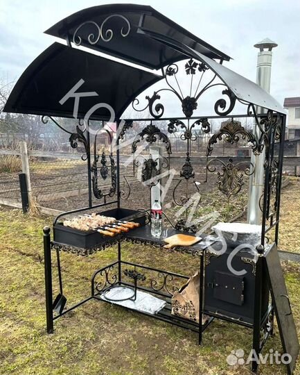 Мангал с крышей