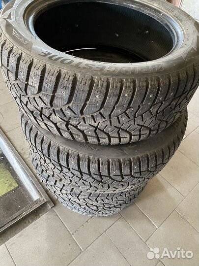 Bridgestone Blizzak Spike-02 245/50 R18 104T
