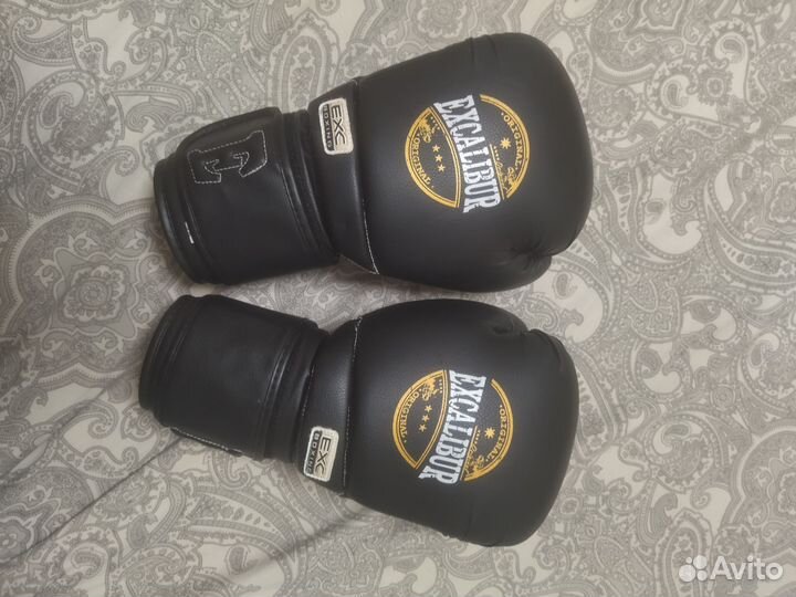 Боксерские перчатки 16 oz