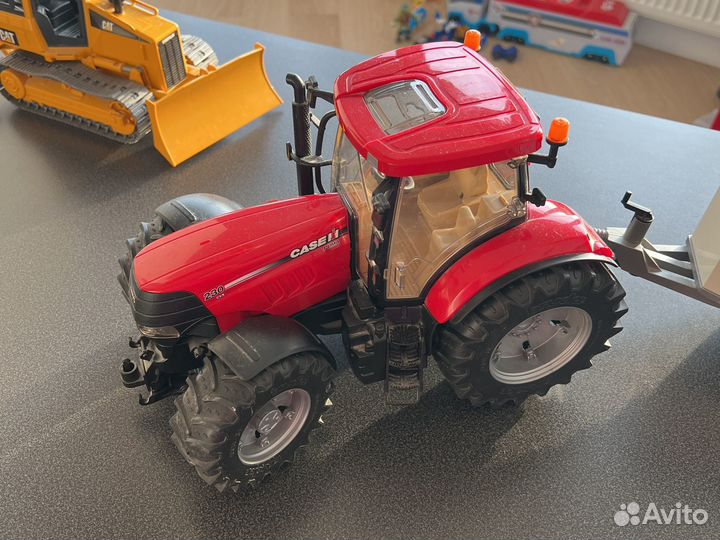 Трактор bruder с прицепом