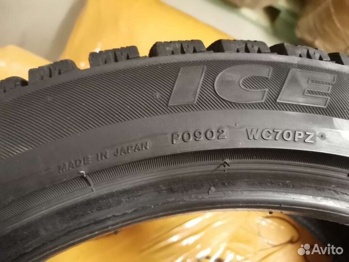 Bridgestone Ice Cruiser 7000 235/45 R17 94T