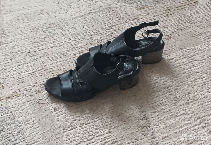 Босоножки женские 39 размер