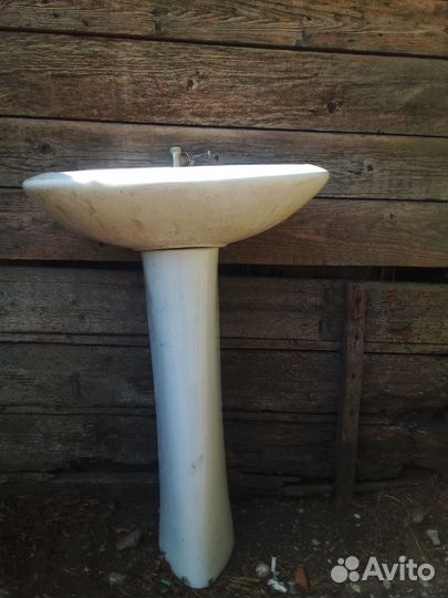 Раковина с тумбой