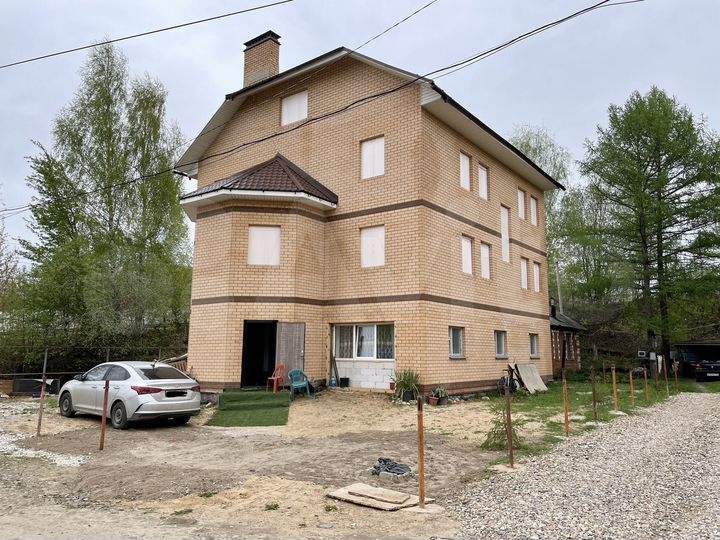 Дом 319,2 м² на участке 4,2 сот.