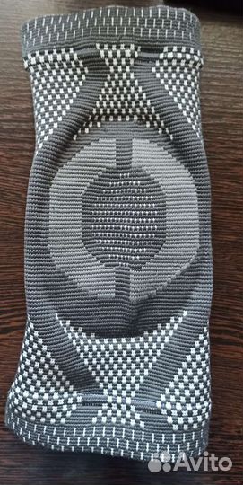 Бандаж компрессионный на коленный сустав