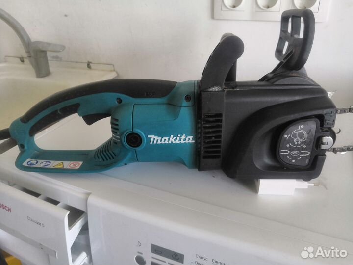 Электропила цепная Makita UC3530A